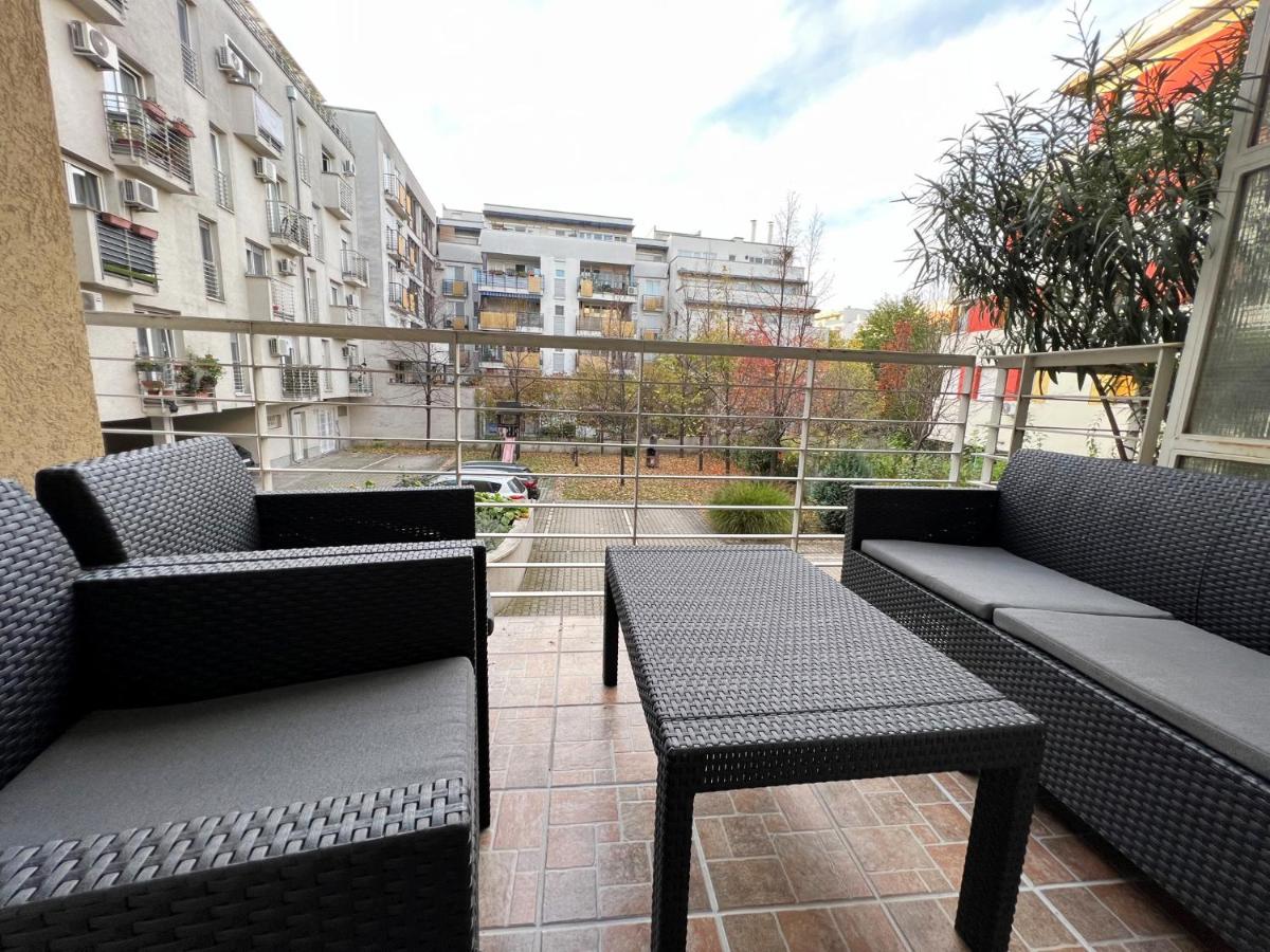 Center Budget Apartment Inside Free Parking Self Check-In Free Streaming Ac Balcony 布达佩斯 外观 照片