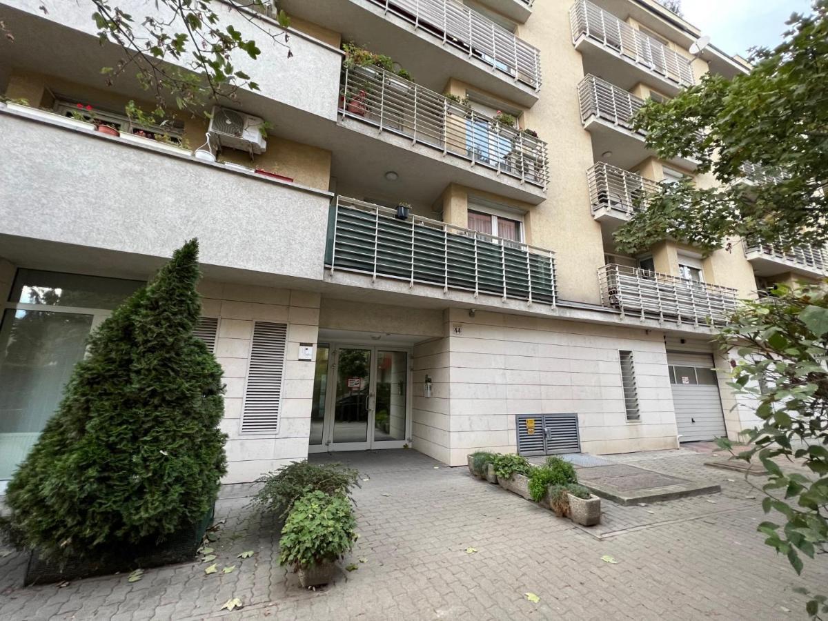 Center Budget Apartment Inside Free Parking Self Check-In Free Streaming Ac Balcony 布达佩斯 外观 照片